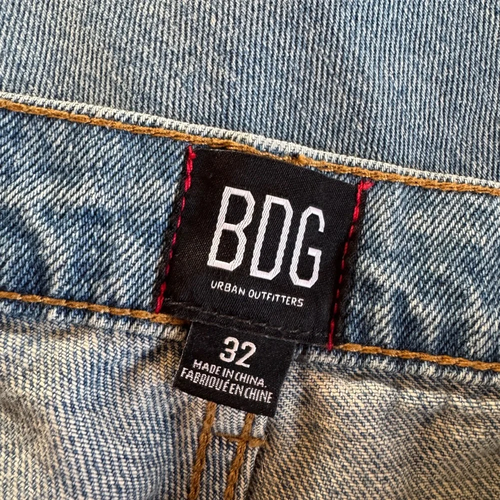 BDG distressed high rise straight leg jeans size 32 - Picture 5 of 6